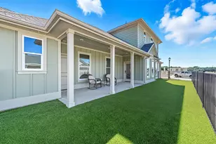 102 Cardinal Woods Ct, Granbury, TX 76049 - Photo 2