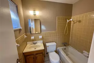 1526 W Elm St, Denison, TX 75020 - Photo 8