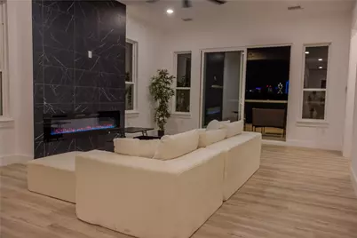 2806 Guymon Street, Dallas, TX 75212 - Photo 2