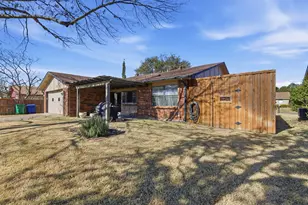 2204 Red Bluff Dr, Carrollton, TX 75007 - Photo 38