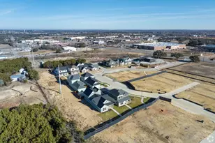 106 Cardinal Woods Ct, Granbury, TX 76049 - Photo 10