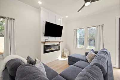 5511 Black Pine Circle, Granbury, TX 76048 - Photo 8