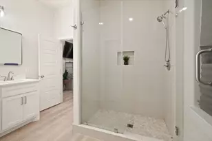 5511 Black Pine Cir, Granbury, TX 76048 - Photo 14