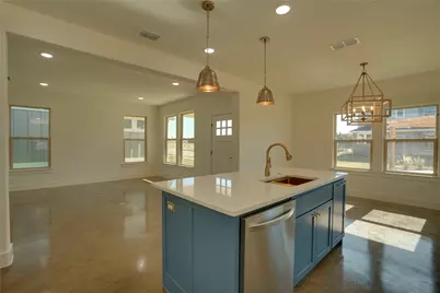 110 Cardinal Woods Court, Granbury, TX 76049 - Photo 10