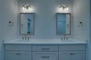 110 Cardinal Woods Ct, Granbury, TX 76049 - Photo 12