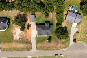 117 Coyote Cave Ln, Alvord, TX 76225 - Photo 2