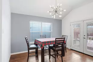 1039 Wood Brook Dr, Grand Prairie, TX 75052 - Photo 10