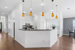 1039 Wood Brook Dr, Grand Prairie, TX 75052 - Photo 8