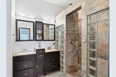 1039 Wood Brook Drive, Grand Prairie, TX 75052 - Photo 18