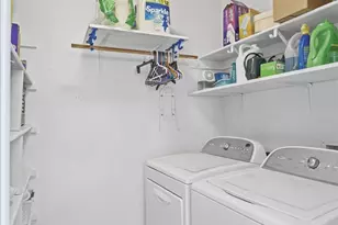 1039 Wood Brook Dr, Grand Prairie, TX 75052 - Photo 12