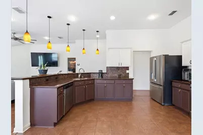 1039 Wood Brook Drive, Grand Prairie, TX 75052 - Photo 4
