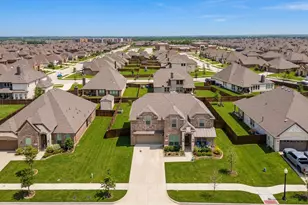 602 Dean Box Dr, Waxahachie, TX 75165 - Photo 2