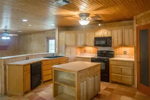 13630 N County Line Rd, Ponder, TX 76259 - Photo 4