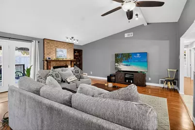 1326 Dogwood Trail, Lewisville, TX 75067 - Photo 6