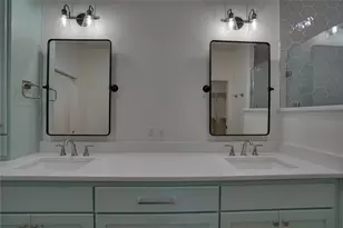 112 Cardinal Woods Ct, Granbury, TX 76049 - Photo 10