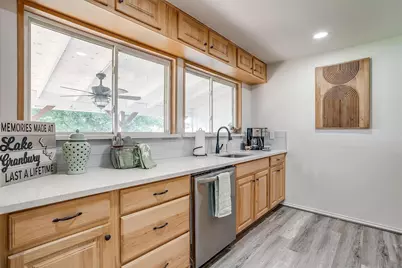 4610 Retreat Court, Granbury, TX 76049 - Photo 30