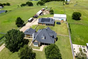 2211 McAlpin Rd, Midlothian, TX 76065 - Photo 2