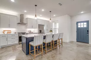 211 Cardinal Woods Ct, Granbury, TX 76049 - Photo 10