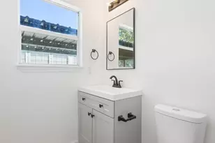 1901 S 16th St, Waco, TX 76706 - Photo 10
