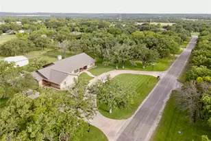 4 Buckskin Rd, Mineral Wells, TX 76067 - Photo 4