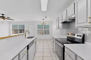 4502 Alamosa St, Fort Worth, TX 76119 - Photo 10