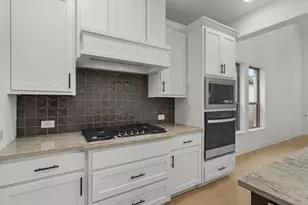 624 Dublin Dr, Celina, TX 75009 - Photo 10