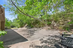 1033 Wedgewood Dr, Woodway, TX 76712 - Photo 30