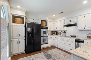 1033 Wedgewood Dr, Woodway, TX 76712 - Photo 14