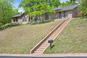 1033 Wedgewood Dr, Woodway, TX 76712 - Photo 2
