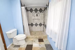 200 Olive St, Emhouse, TX 75110 - Photo 14