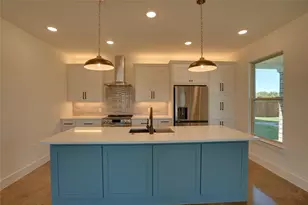 300 Red Bird Ridge, Granbury, TX 76049 - Photo 2