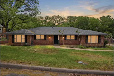 1200 Woodridge Circle, Euless, TX 76040 - Photo 1