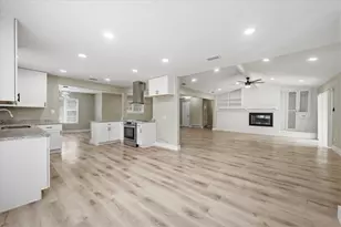 1200 Woodridge Cir, Euless, TX 76040 - Photo 16