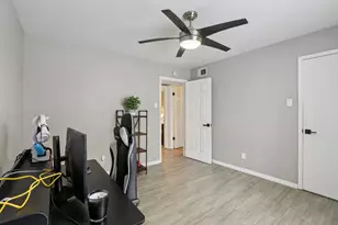 4859 Cedar Springs Rd, Dallas, TX 75219 - Photo 20