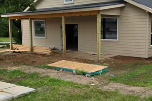 202 Strong St, Bowie, TX 76230 - Photo 4