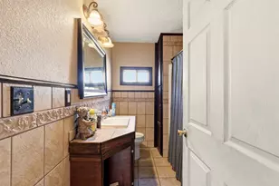 2333 North Chandler Dr E, Fort Worth, TX 76111 - Photo 16