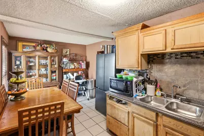 2333 N Chandler Drive E, Fort Worth, TX 76111 - Photo 10