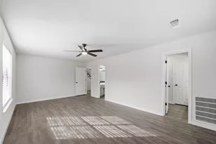 5028 Groom Ln, Dallas, TX 75227 - Photo 10