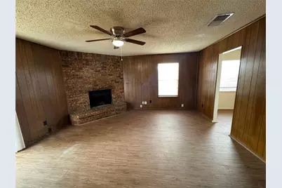 5604 Macgregor Drive, Haltom City, TX 76148 - Photo 2