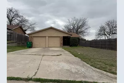 5604 Macgregor Drive, Haltom City, TX 76148 - Photo 1