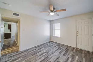 209 S Beverly St, Crowley, TX 76036 - Photo 20