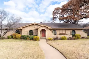 2405 Perryland Dr, Arlington, TX 76013 - Photo 2