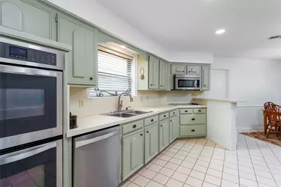 2405 Perryland Drive, Arlington, TX 76013 - Photo 10