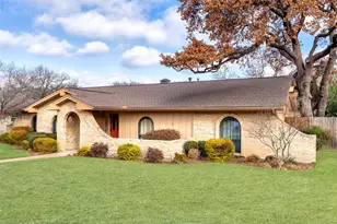 2405 Perryland Dr, Arlington, TX 76013 - Photo 2