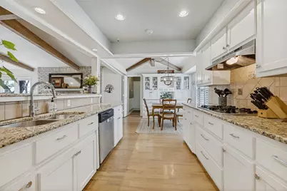 9512 Fallbrook Drive, Dallas, TX 75243 - Photo 6