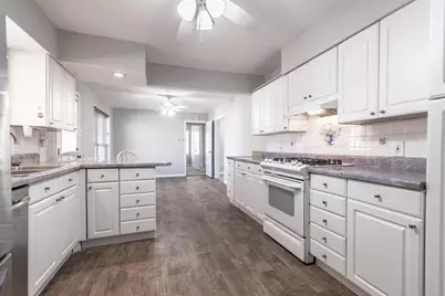 12118 Brisbane Avenue, Farmers Branch, TX 75234 - Photo 6