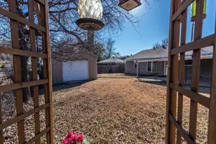 12118 Brisbane Ave, Farmers Branch, TX 75234 - Photo 24