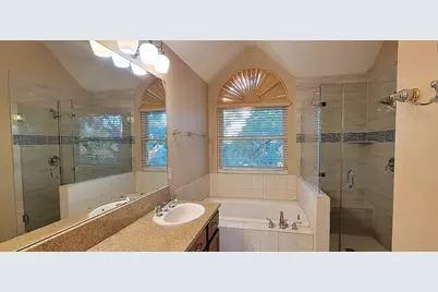 9807 Sunrise Court, Irving, TX 75063 - Photo 14