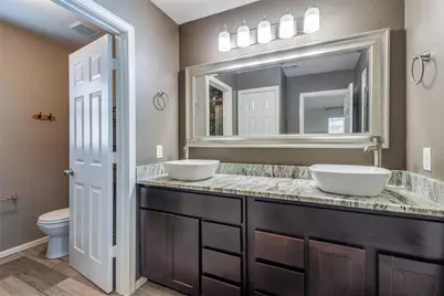 516 Legends Drive, Lewisville, TX 75057 - Photo 12