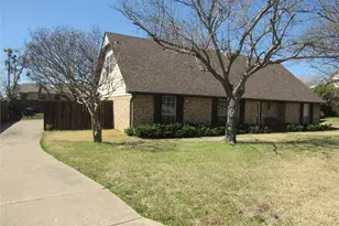 720 Blanton Dr, Sherman, TX 75092 - Photo 2